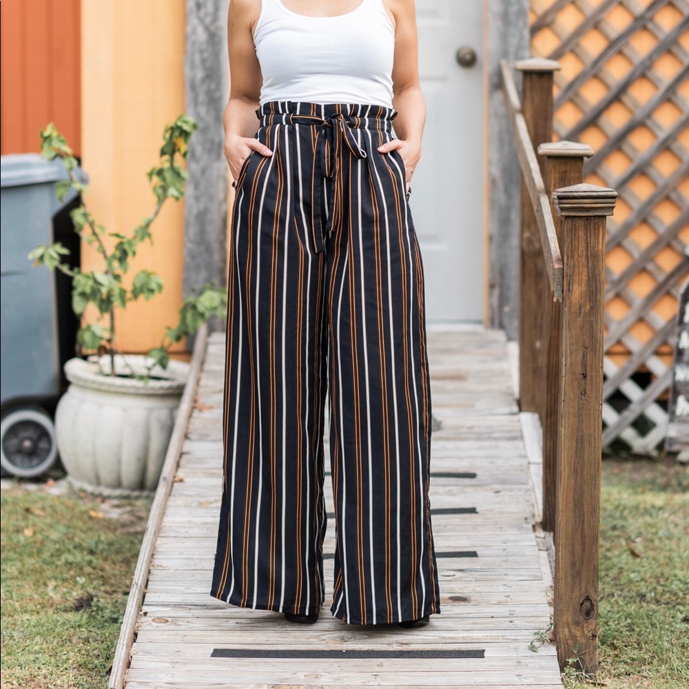 New! 🖤 Aura’s Wide-Leg Striped Pants